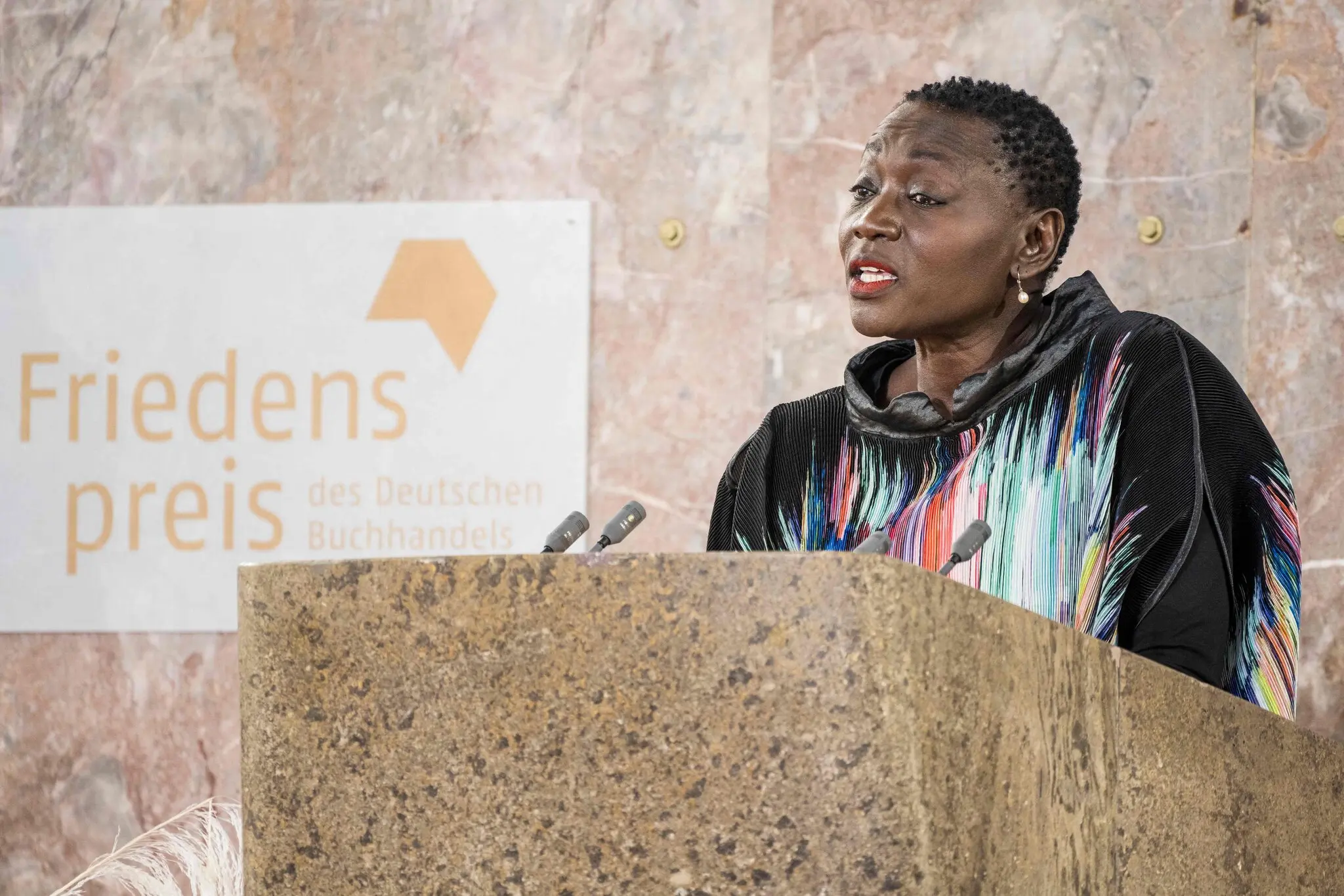 Зведена сестра Барака Обами - серед тих, хто постраждав від сльозогінного газу під час протестів у Найробі